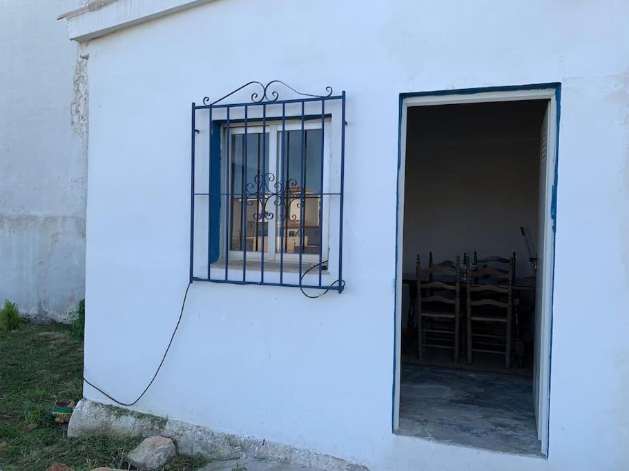 Ca Corrales: En La Playa, Pero En El Pueblo