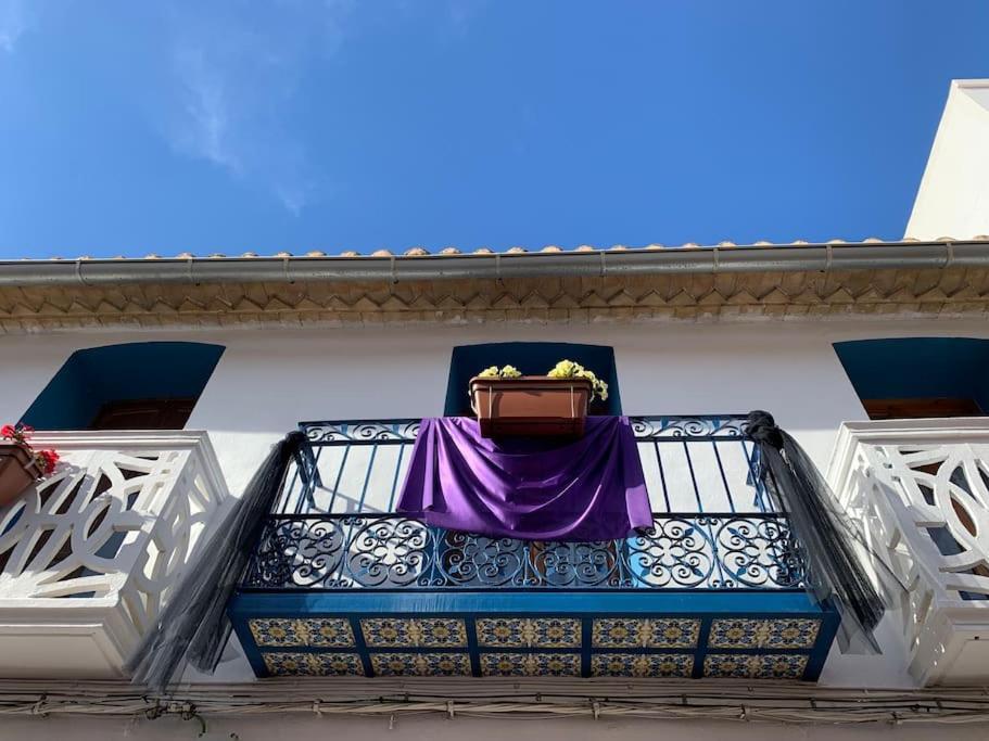 Ca Corrales: En La Playa, Pero En El Pueblo Holiday home
