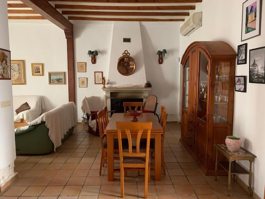 Ca Corrales: En La Playa, Pero En El Pueblo Holiday home Calpe